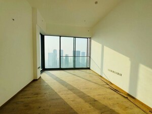 Room in 5 BHK Apartment at Rustomjee Crown, Prabhadevi – for Rent