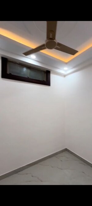 Furnished Amenities in 3 BHK Builder Floor at Vaishali Sector 6 – for Sale