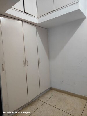 Room in 4 BHK Builder Floor at Safdarjung Development Area – for Rent