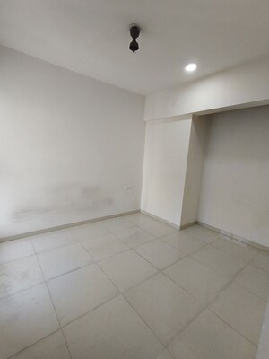 Room in 2 BHK Apartment at Runwal Eirene, Balkum Pada – for Sale