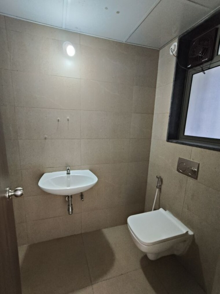 Bathroom, runwal-eirene 2 Bedroom 540 Sq.Ft. Apartment In Balkum Pada Thane 10427670
