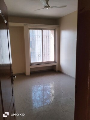 Room in 2 BHK Apartment at Arihant Avenue, Wanwadi – for Rent