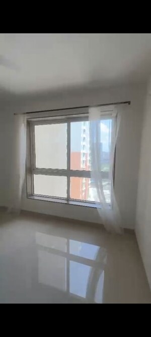 Room in 2 BHK Apartment at Hubtown Rising City, Ghatkopar East – for Rent