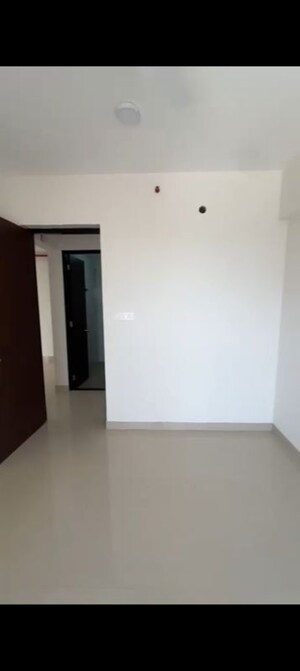 Room in 2 BHK Apartment at Hubtown Rising City, Ghatkopar East – for Rent