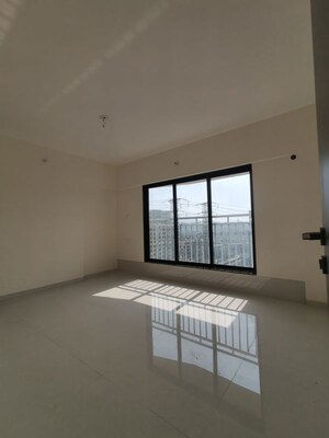 Room in 2 BHK Apartment at Hubtown Rising City, Ghatkopar East – for Rent