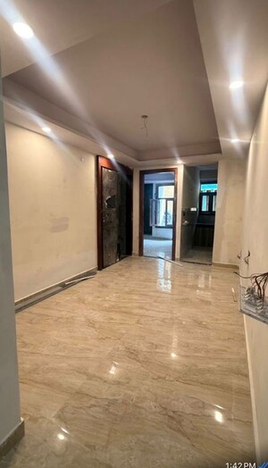 Room in 1 BHK Apartment at Chattarpur – for Rent