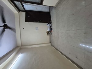 Kitchen in 1.5 BHK Builder Floor at Mayur Vihar – for Rent