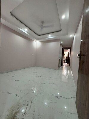 Room in 1 BHK Builder Floor at Chattarpur – for Rent