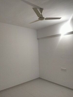 Room in 2 BHK Apartment at Parmar Park Phase II, Wanwadi – for Rent