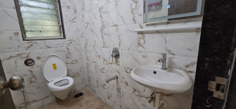 Bathroom, jai-shiv-sagar-chs 3 Bedroom 1000 Sq.Ft. Apartment In Chembur Mumbai 10427799
