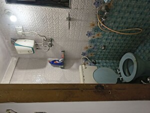 Bathroom in 1 BHK Apartment at Nehru Nagar – for Rent