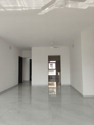 Room in 2 BHK Apartment at Amardeep CHS Tilak Nagar, Tilak Nagar – for Rent