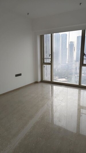 Room in 3 BHK Apartment at Lodha The Park, Worli – for Rent