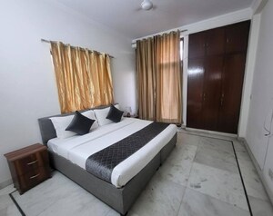 Bedroom in 1 BHK Apartment at Dlf Phase V – for Rent