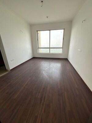 Room in 3 BHK Apartment at Jaypee Greens Kalypso Court, Sector 128 – for Rent