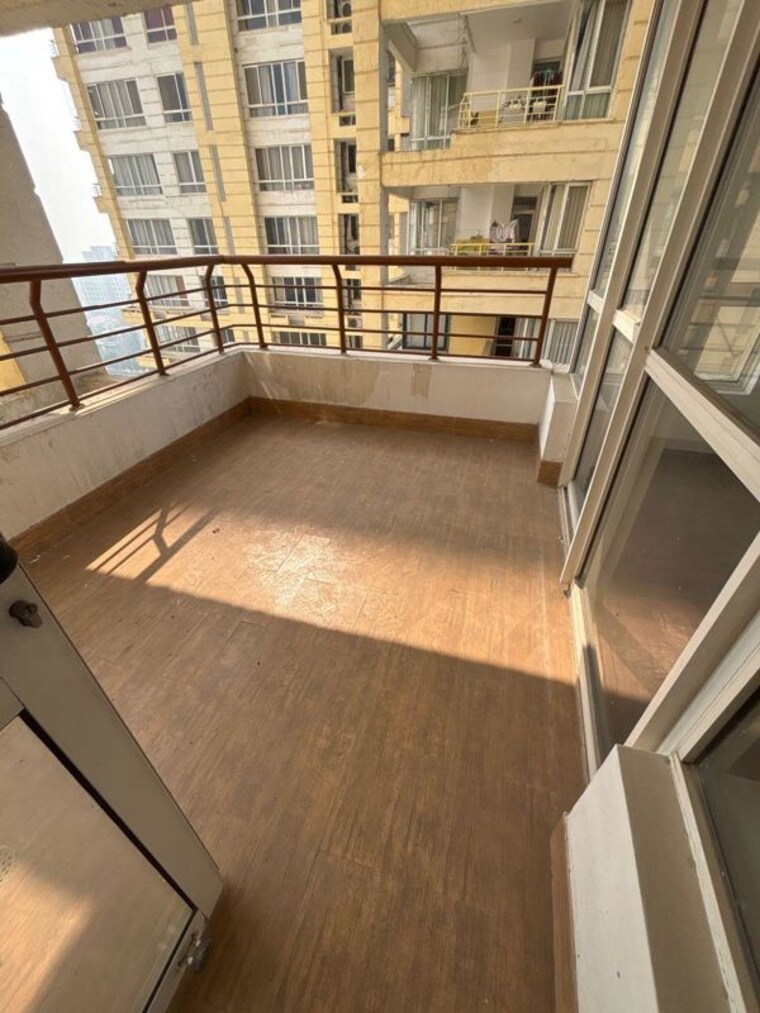 Balcony, jaypee-greens-kalypso-court 3 Bedroom 2640 Sq.Ft. Apartment In Sector 128 Noida 10425378