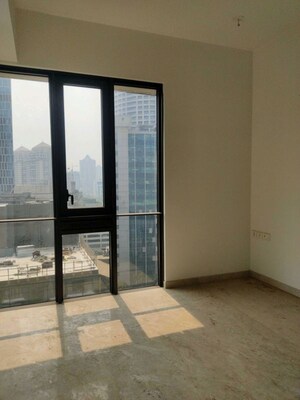Room in 3 BHK Apartment at Lodha The Park, Worli – for Rent