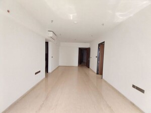 Room in 3 BHK Apartment at Lodha The Park, Worli – for Rent