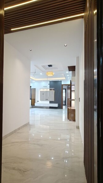 https://img.squareyards.com/secondaryPortal/optImages/IN_639162970089420250-0506261056485648.jpg Cover Image