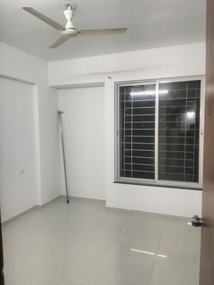 Room in 3 BHK Apartment at Marvel Isola, Mohammadwadi – for Rent