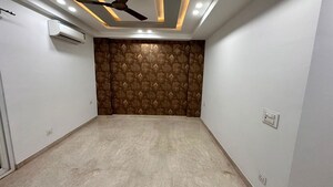 Room in 5 BHK Villa at Nirvana Country – for Rent