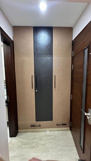 Building Lobby in 5 BHK Villa at Nirvana Country – for Rent