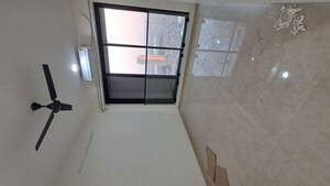 Room in 3 BHK Apartment at Dosti Eastern Bay, Wadala – for Rent