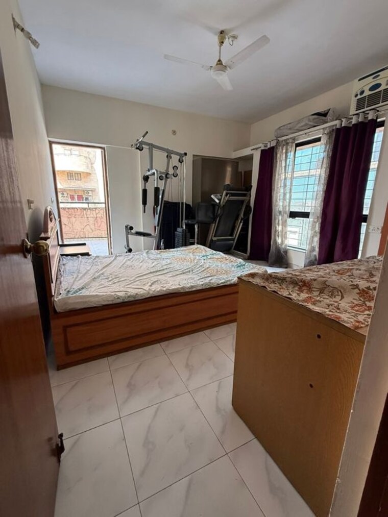 Master Bedroom, ishwar-parmar-trade-centre 3 Bedroom 1500 Sq.Ft. Apartment In Agarkar Nagar Pune 10239770