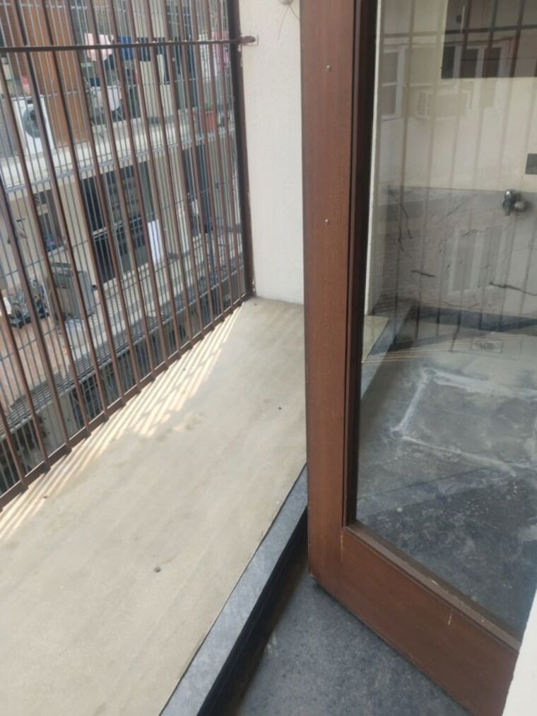 Balcony, greater kailash i 3 Bedroom 1800 Sq.Ft. Builder Floor In Greater Kailash I Delhi 10427907