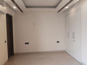 Room in 3 BHK Builder Floor at Greater Kailash I – for Rent