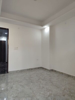 Room in 2 BHK Builder Floor at Vrindavan Tower, Shahberi – for Rent