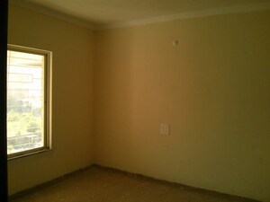Room in 2 BHK Apartment at Kamgar Putala Vasahat – for Sale