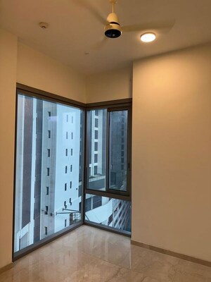 Room in 3 BHK Apartment at Piramal Mahalaxmi, Mahalaxmi – for Rent