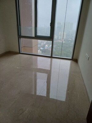 Room in 2 BHK Apartment at Piramal Aranya Arav, Byculla – for Rent