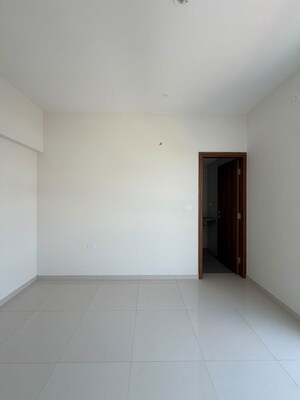 Room in 3 BHK Apartment at Esteem Retreat, Sanjay Nagar – for Rent