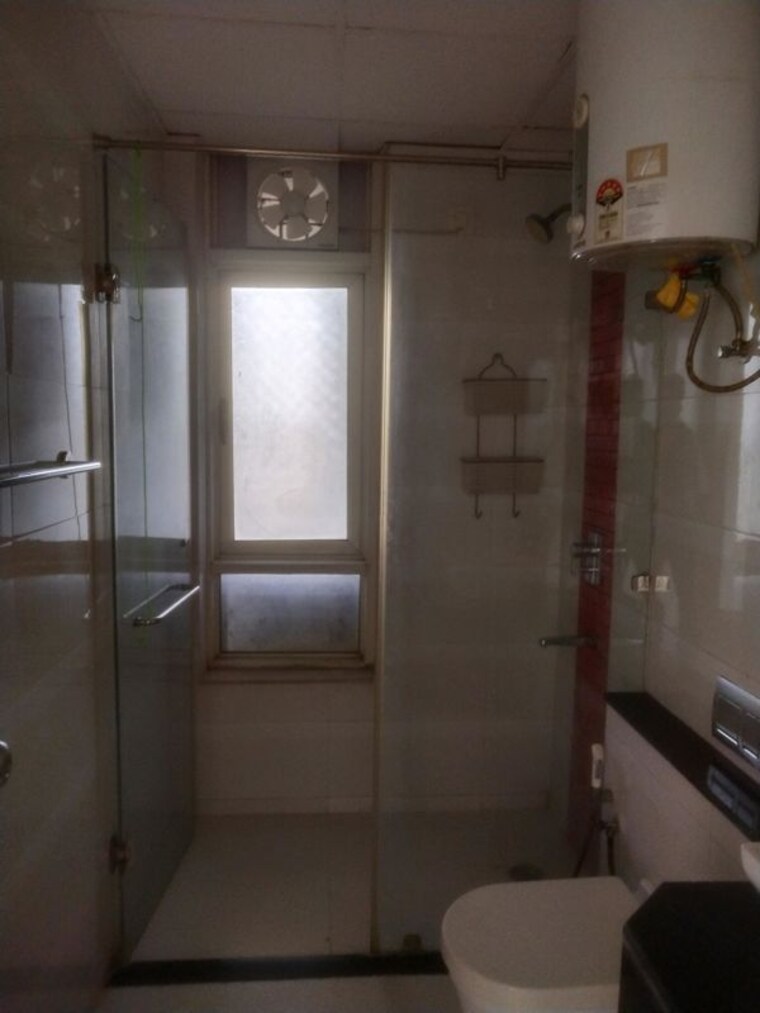 Bathroom, jaypee-greens-kalypso-court 4 Bedroom 3800 Sq.Ft. Apartment In Sector 128 Noida 10427884