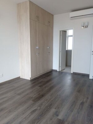 Room in 2 BHK Apartment at Ireo The Corridors, Sector 67a – for Rent