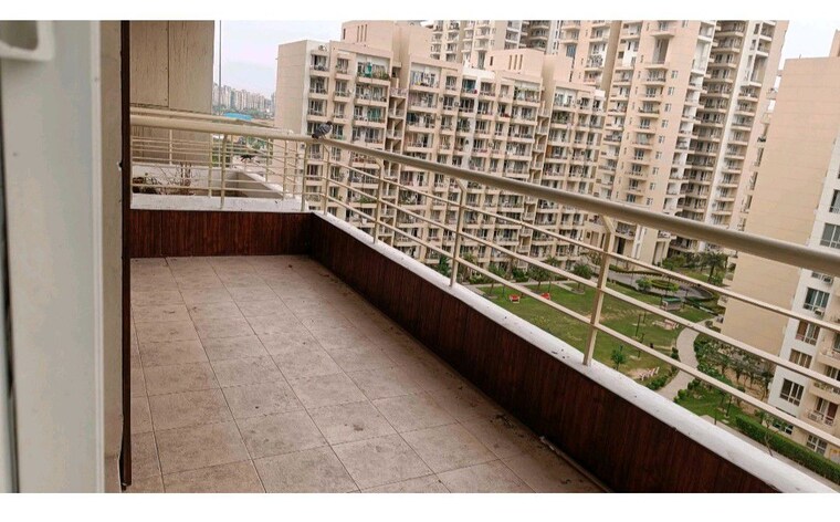 Balcony, indiabulls-centrum-park 4 Bedroom 2875 Sq.Ft. Apartment In Sector 103 Gurgaon 10428018