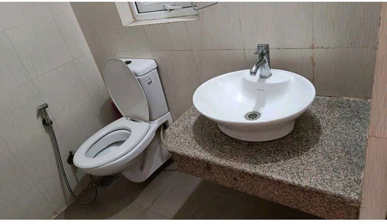 Bathroom, indiabulls-centrum-park 4 Bedroom 2875 Sq.Ft. Apartment In Sector 103 Gurgaon 10428018
