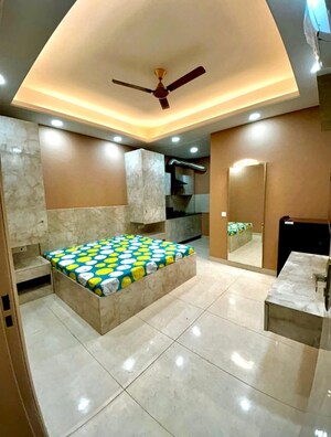 Bedroom in 1 BHK Apartment at Dlf Phase V – for Rent