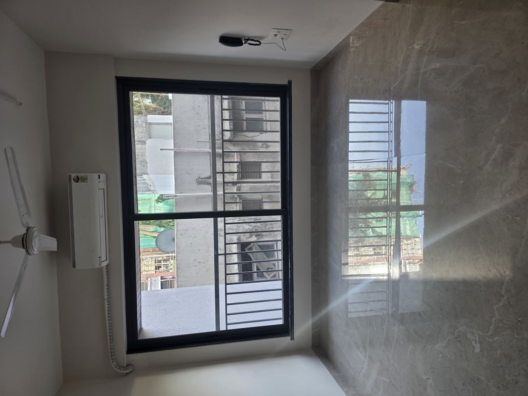 2 BHK 1000 Sq.Ft. Apartment in  Rushi The Kollage Andheri
