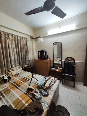 Living Room in 2 BHK Apartment at Mahakali Model Town, Jogeshwari East – for Rent