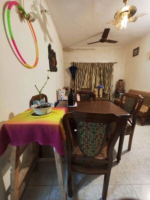 Team Area in 2 BHK Apartment at Mahakali Model Town, Jogeshwari East – for Rent