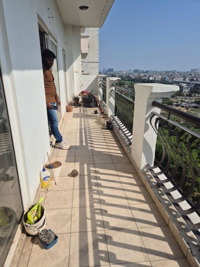 Balcony, gardenia-gateway 3 Bedroom 1700 Sq.Ft. Apartment In Sector 75 Noida 10428041