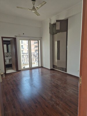 Room in 3 BHK Apartment at Gardenia Gateway, Sector 75 – for Rent