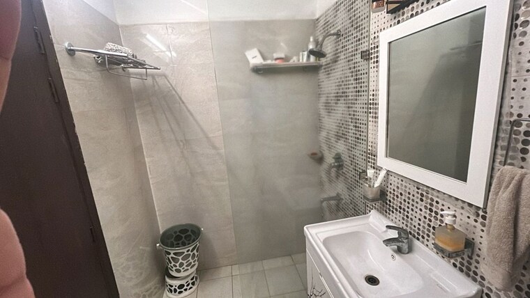 Bathroom, sector 82 3 Bedroom 1700 Sq.Ft. Apartment In Sector 82 Noida 10428045