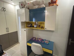 Furnished Amenities in 3 BHK Apartment at Sector 82 – for Rent