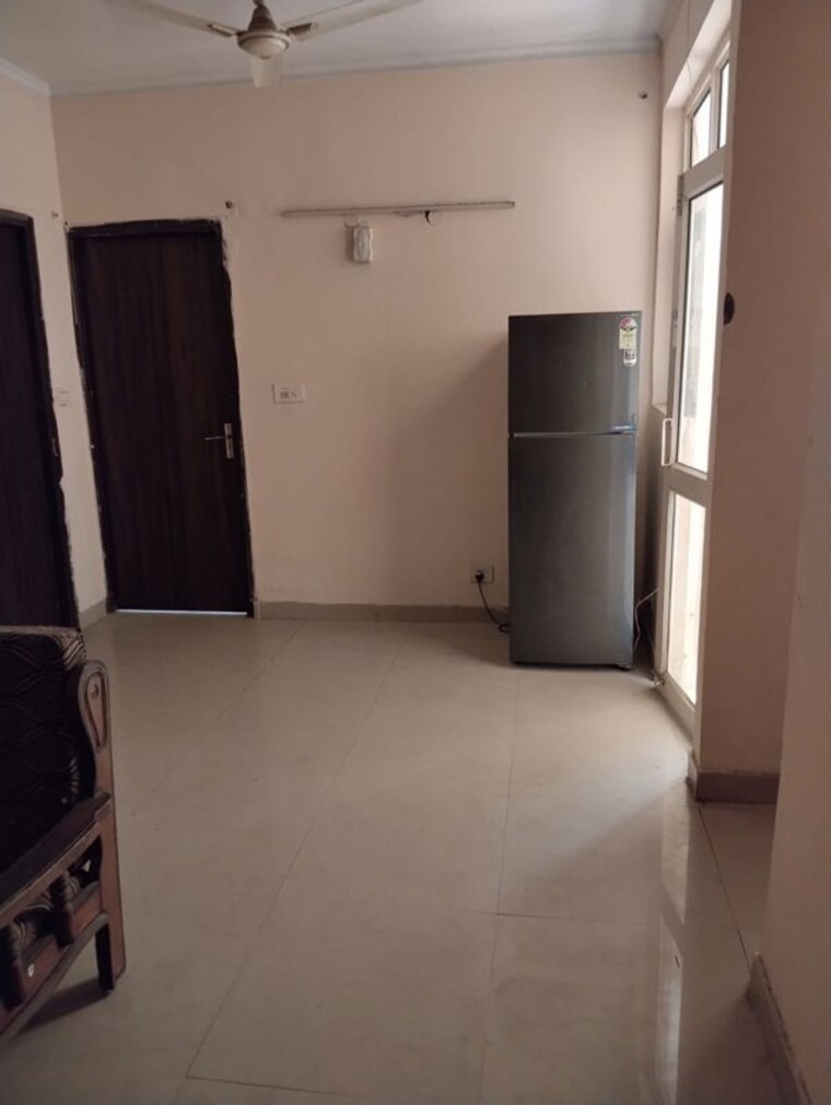 Room, gaur-city-2-14th-avenue 3 Bedroom 1300 Sq.Ft. Apartment In Sector 16c Greater Noida Greater Noida 10428052
