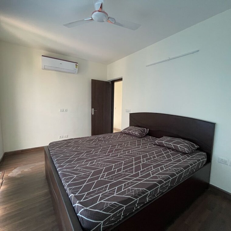Bedroom, bptp-amstoria-country-floor 4 Bedroom 5709 Sq.Ft. Apartment In Sector 102 Gurgaon 10428060