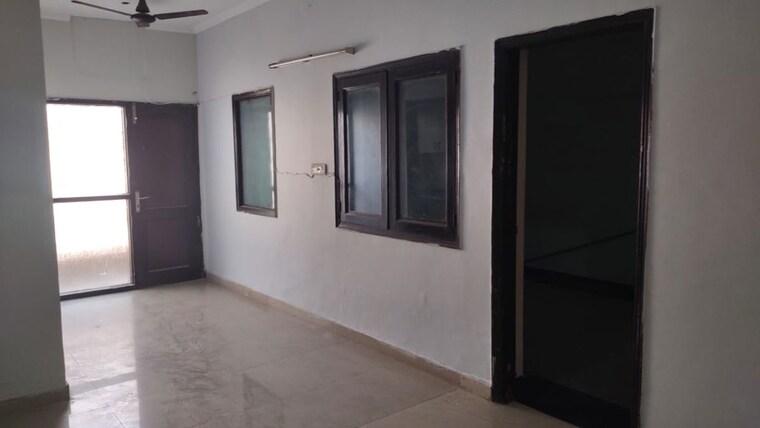 Room, c-dot-co-operative-group-housing-society 3 Bedroom 1750 Sq.Ft. Apartment In Sector 56 Gurgaon 10428067
